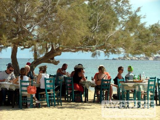 Paradiso Taverna on Plaka Beach on Naxos