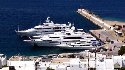 luxury yachts at Mykonos