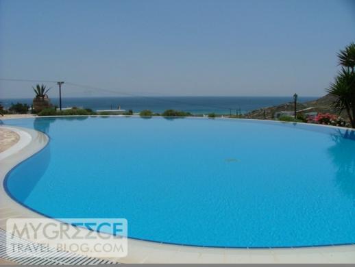 Hotel Kavos Naxos swimming pool 
