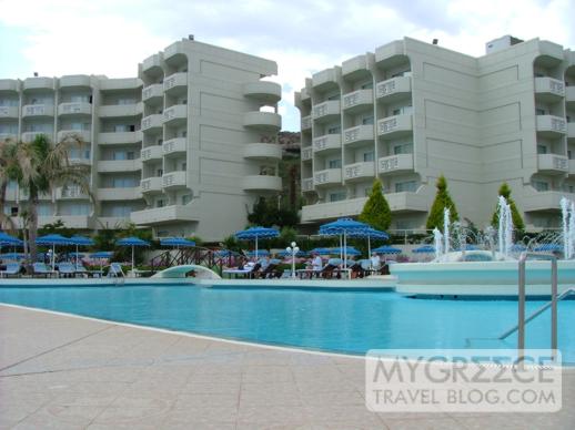 Rodos Palladium Hotel swimming pool