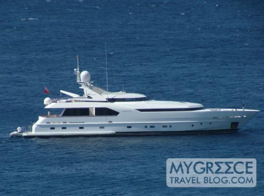 Yacht anchored in Platis Gialos Bay