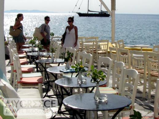 a cocktail bar at Little Venice in Mykonos