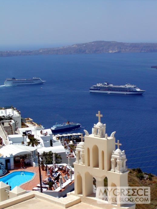 swimming pool in Firostefani on Santorini