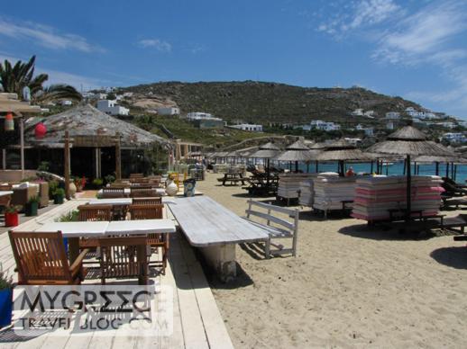 Ithaki restaurant at Ornos beach on Mykonos