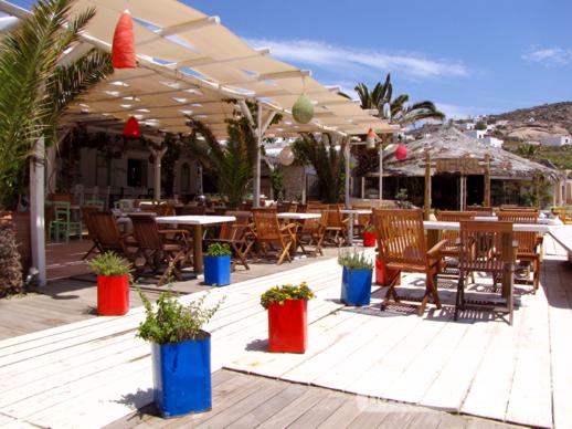 Ithaki restaurant at Ornos beach on Mykonos
