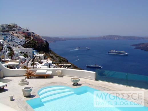 swimming pool in Firostefani on Santorini