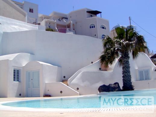 private swimming pool in Firostefani on Santorini