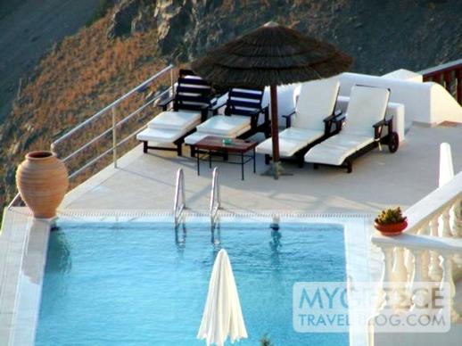 swimming pool at Firostefani on Santorini