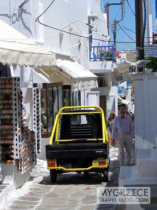 narrow street in Mykonos Town
