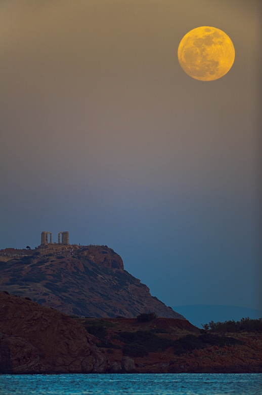 All eyes in Greece will be on tonight's full moon | MY GREECE TRAVEL BLOG