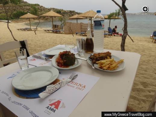 A table on the sand at our favourite Mykonos beach restaurant, Nikolas Taverna at Agia Anna/Paraga