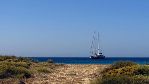sailing yacht at Agios Prokopios