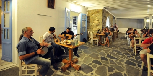 Mpalothies Taverna on Mykonos