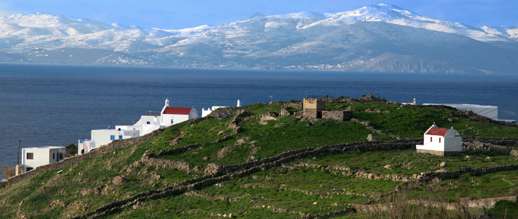 Achim Eckhardt photo showing a view of Tinos from Mykonos