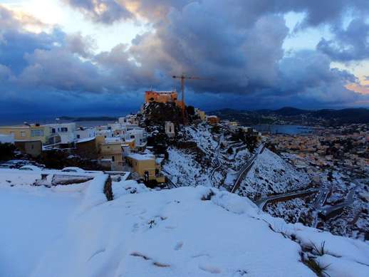 Snow at Ano Syros