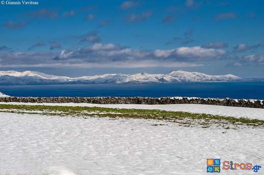 Giannis Vavitsas photograph of snow on Tinos as seen from Syros