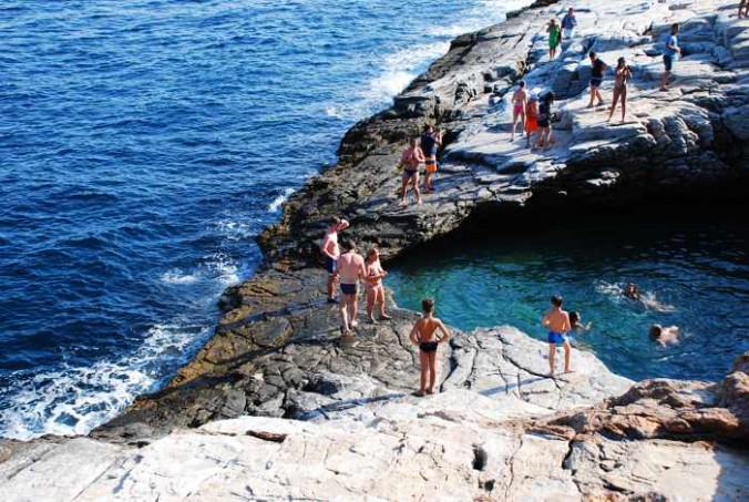 Giola lagoon on Thassos photo by Flickr member Remus Pereni