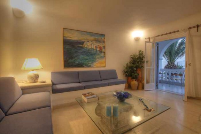 Villa La Terrrasse at Psarou beach Mykonos website photo of the Imperial Suite interior