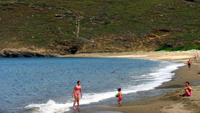 Paraporti beach at Andros Town