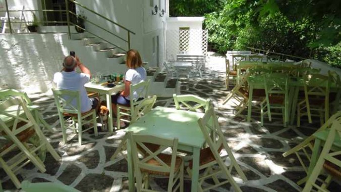 the patio at Drosia restaurant