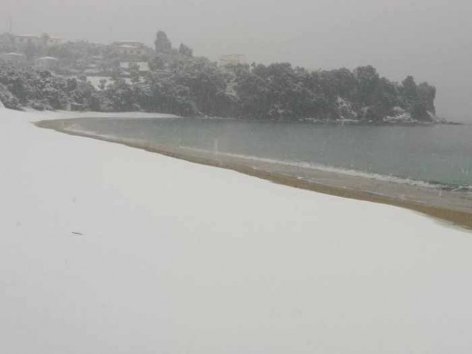 Snow at Achliadas Skiathos photo 03 shared on Facebook by Sakis Zlatoudis