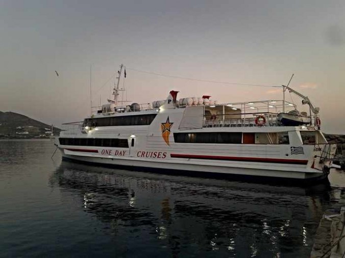 Naxos Star tour boat