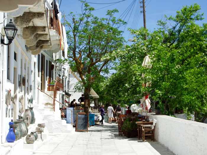 Mike Andrew photo of a street in Apiranthos on Naxos
