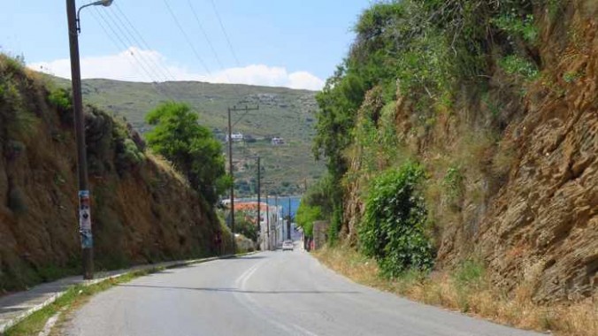 road leading into Gavrio