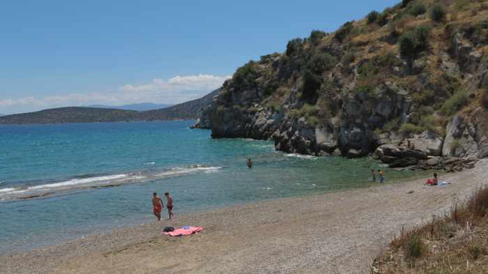 Kastraki beach near Tolo 