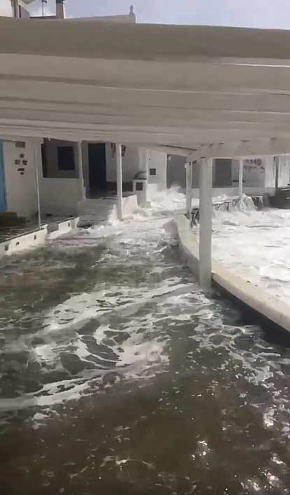 Little Venice cocktail bar strip under water