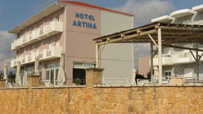 Artina Hotel in Marathopoli
