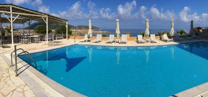 Artina Hotel swimming pool