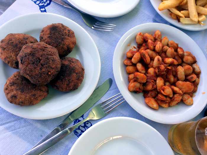 Akrogiali Taverna in Methoni