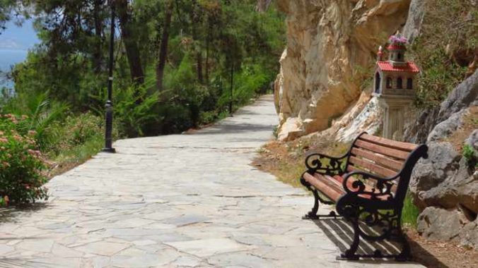 Greece, Peloponnese, Argolida, Nafplio,Arvanitia promenade, path, walkway, bench,,