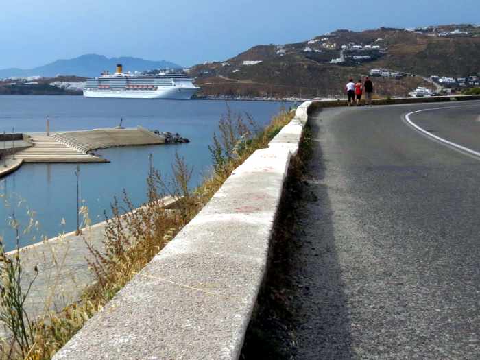 Greece, Greek islands, Cyclades, Mikonos, Mykonos, Tourlos cruise ship, coast, road, 