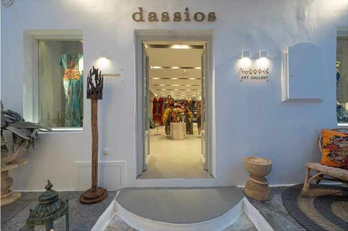 Dassios Mykonos and Evripides Art Gallery Mykonos seen in a streetview photo from the Dassios page on Facebook