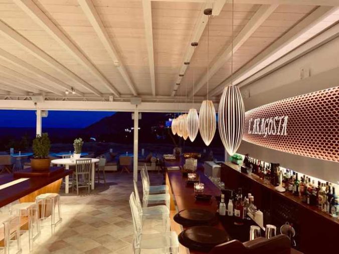 LAragosta Mykonos bar photo from the restaurant website