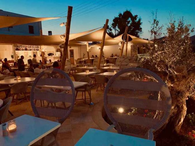 LAragosta Mykonos outdoor patio photo from the restaurant website