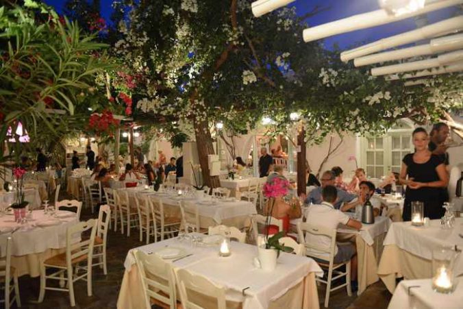 Avara Restaurant on Mykonos