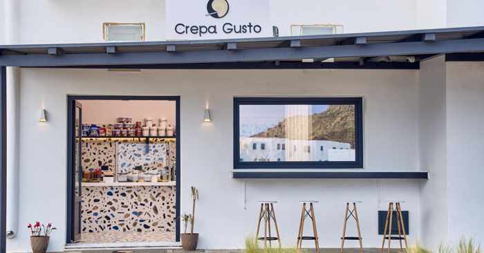 Street view of Crepa Gusto restaurant in Ano Mera Mykonos
