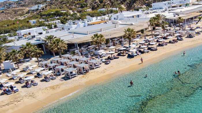 Tropicana beach club on Mykonos