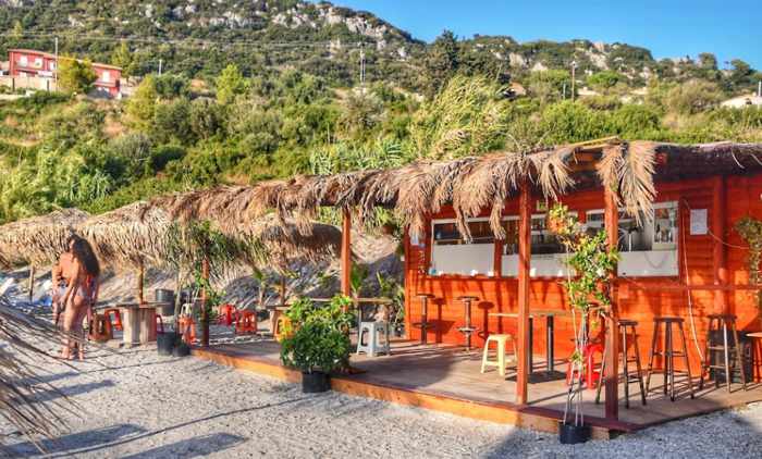 Gre van Pelt photo of a bar on Kalamia beach on Kefalonia