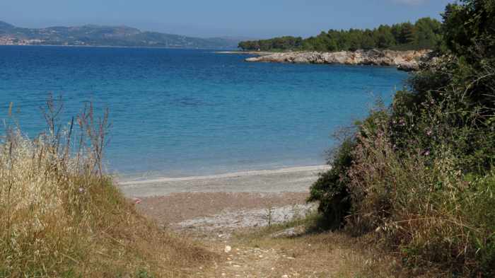 trail to Kalamia beach on Kefalonia
