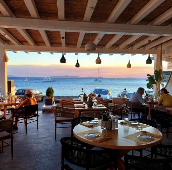 Nosostros Lounge and Restaurant at Agios Stefanos beach on Mykonos