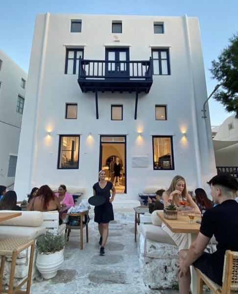 Parthenis Cafe on Mykonos