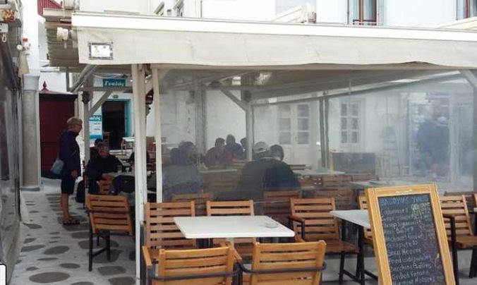Bagoyias Gialos Cafe on Mykonos