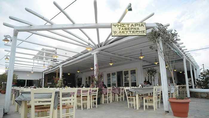 Street view of Lefteris Grill House on Mykonos 