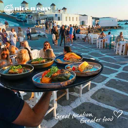 nice n easy restaurant at the Little Venice seafront on Mykonos