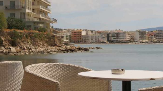 A waterfront cafe at Loutraki